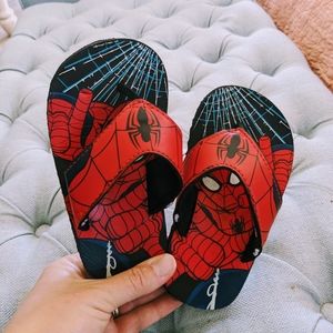 Spiderman flip flops 7/8